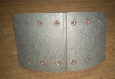 Колодка тормозная задня в зборе