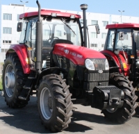 Трактор YTO-X1204