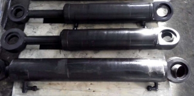 Гидроцилиндр ковшевой