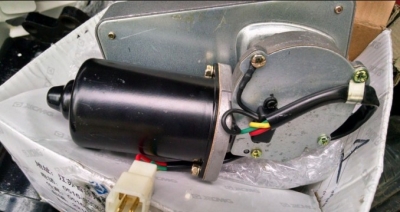 Стеклоочиститель в сборе